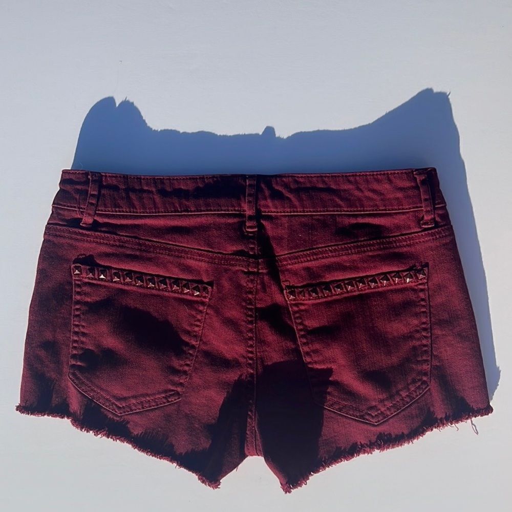 Forever 21 Burgundy Distressed Studded Shorts Women’s Size 27 - Picture 2 of 8